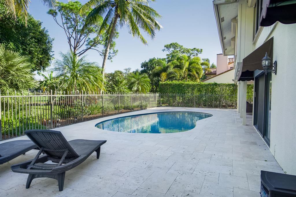 WHISPERING WOODS - Residential