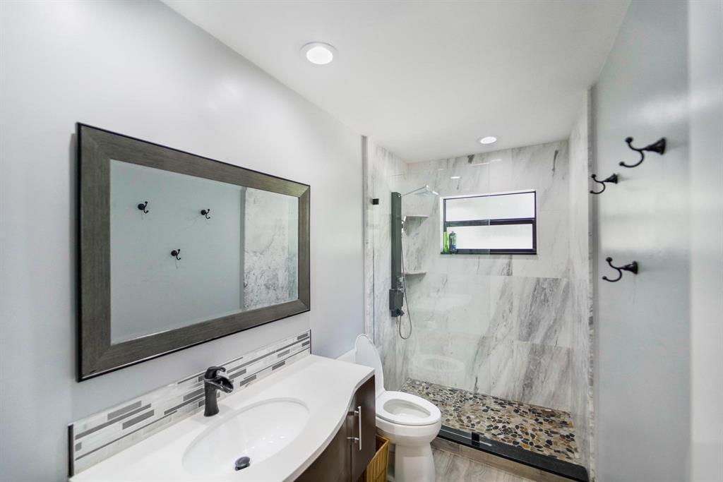 WHISPERING WOODS - Residential