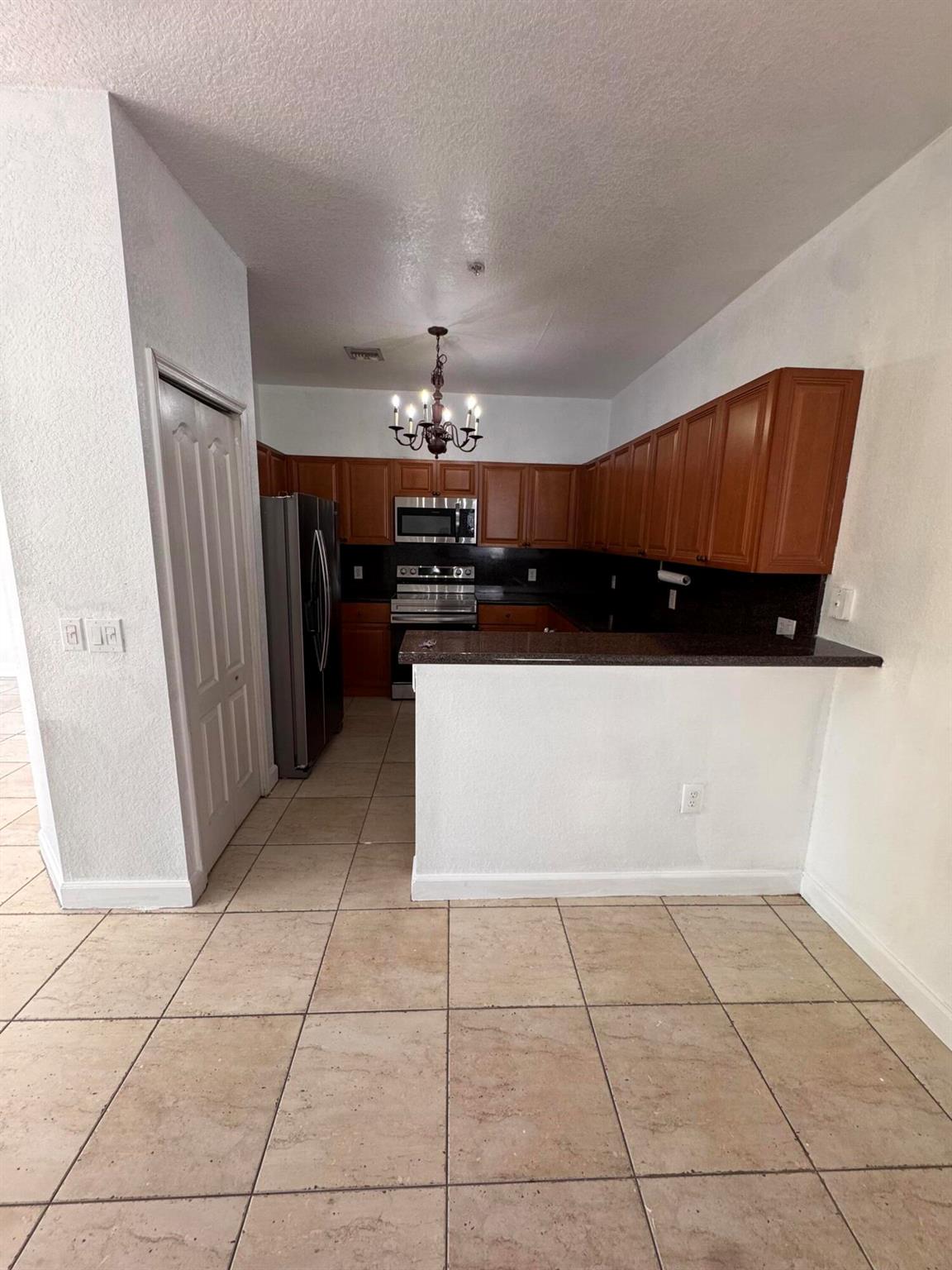 SHOMA COURTYARDS - Residential Lease