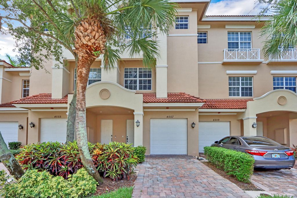Photo of 4557 Artesa Way S, Palm Beach Gardens, FL 33418 (MLS # R10831906)