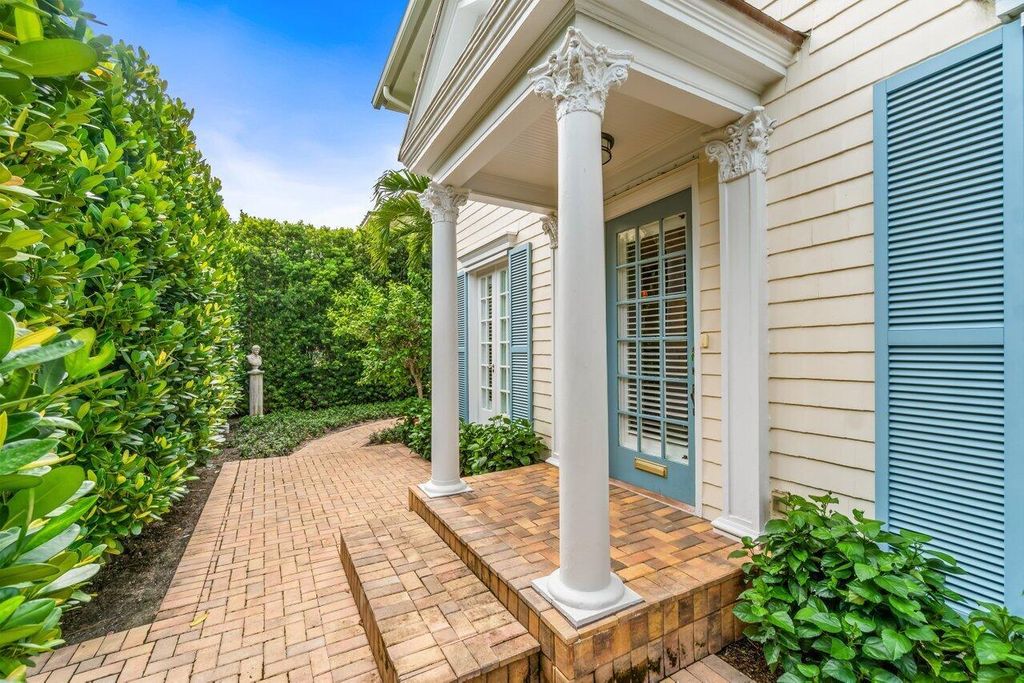 Photo of 263 Park Avenue, Palm Beach, FL 33480 (MLS # R11006240)