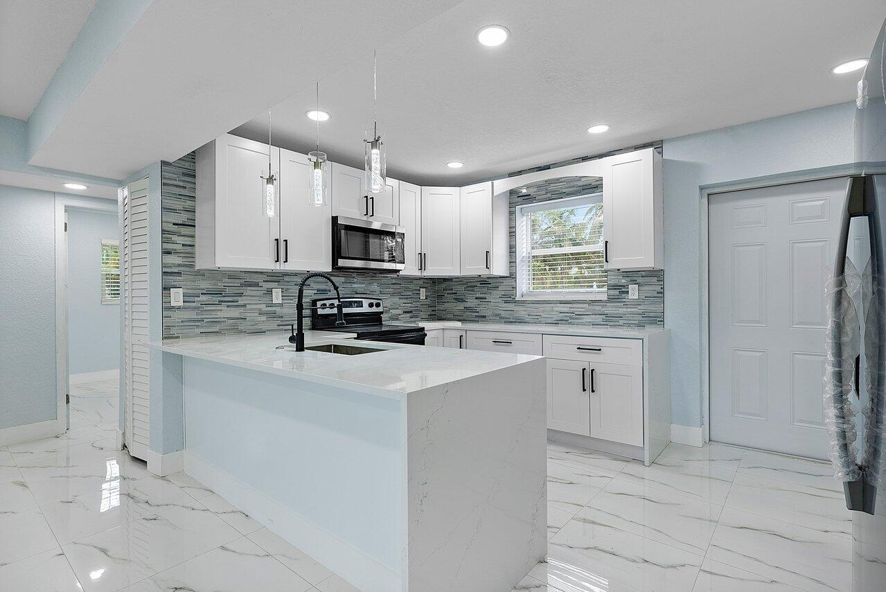 SEMINOLE MANOR 2 - Residential