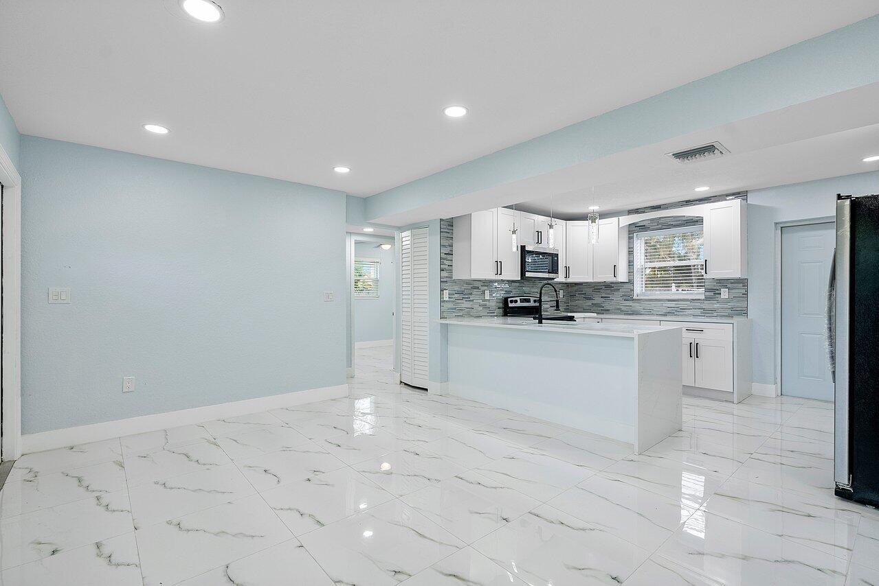 SEMINOLE MANOR 2 - Residential