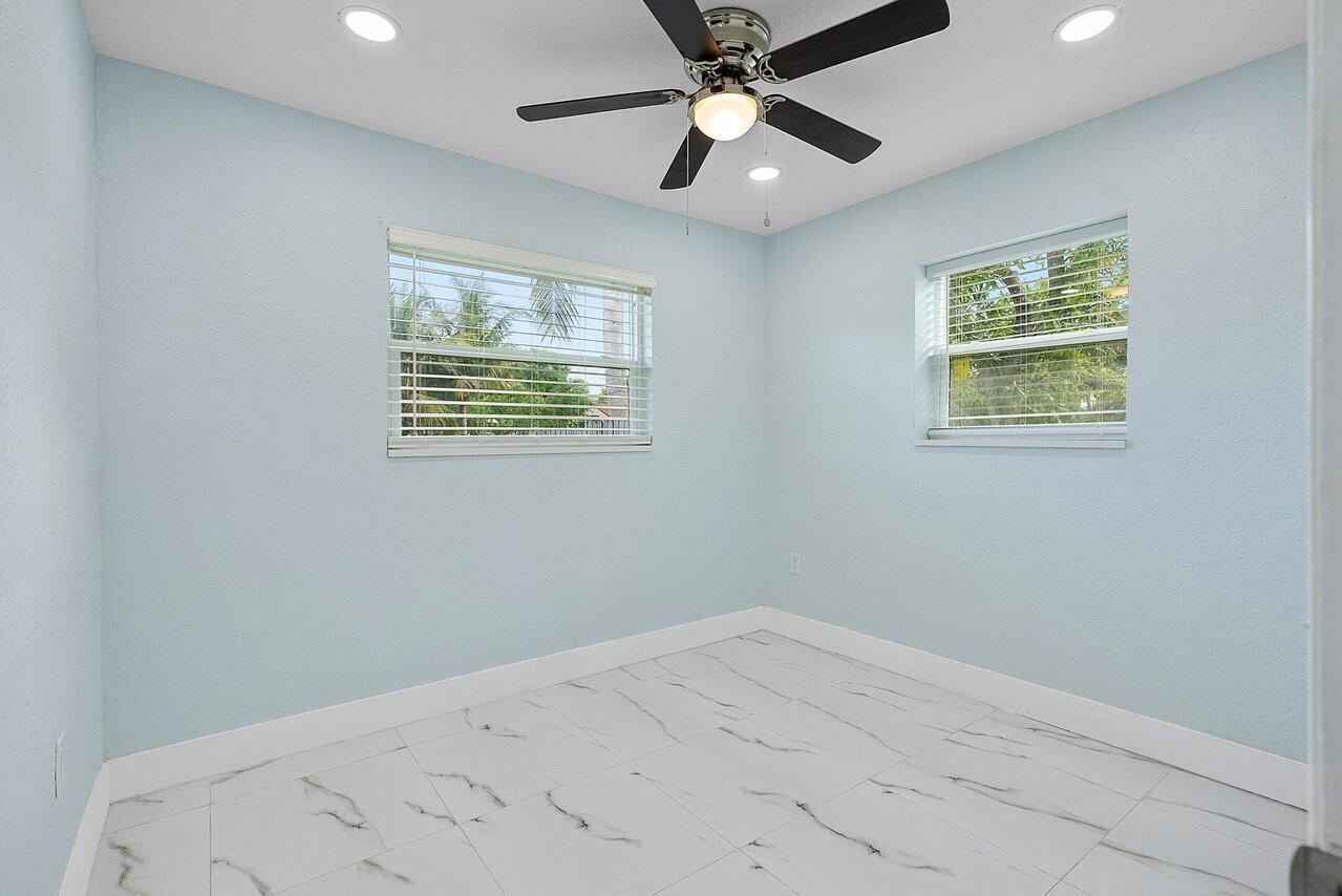 SEMINOLE MANOR 2 - Residential