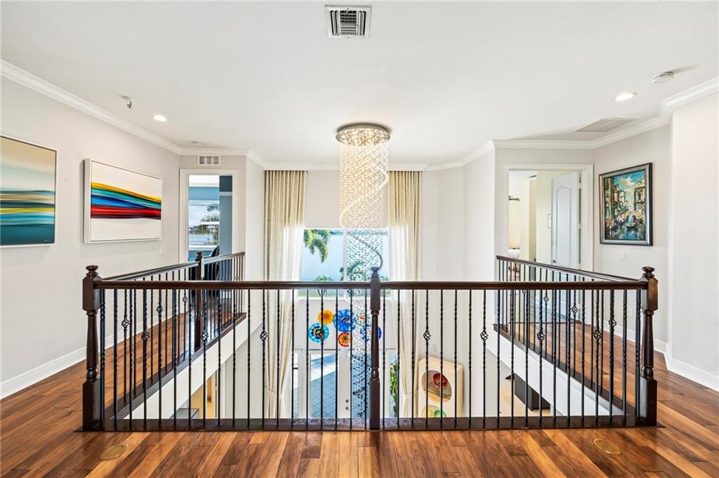 Mira Lago - Residential