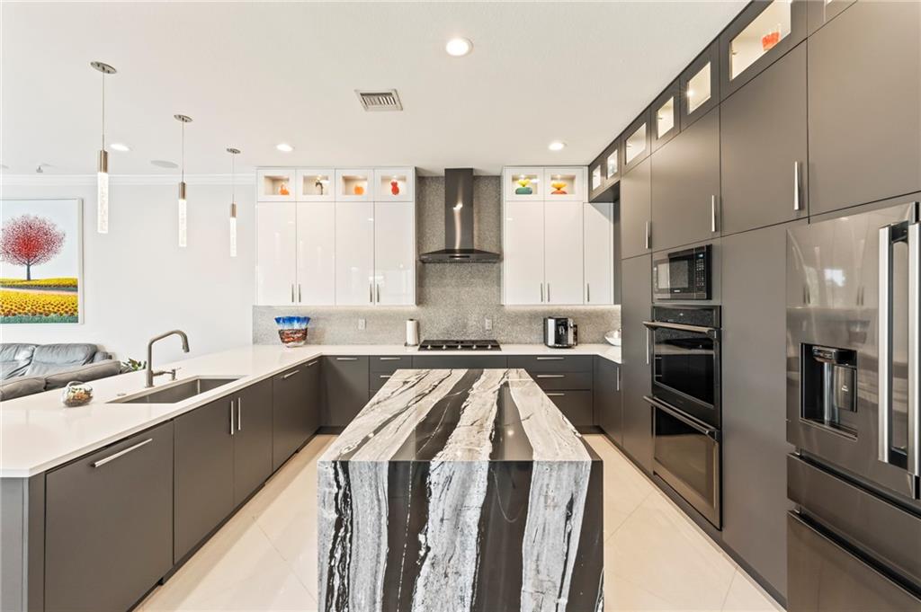Mira Lago - Residential
