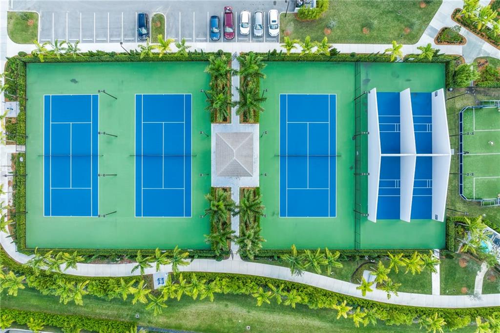 Mira Lago - Residential