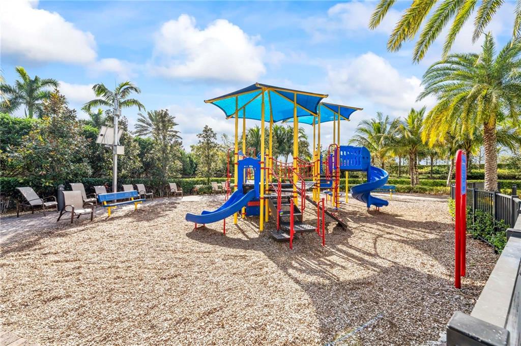 Mira Lago - Residential