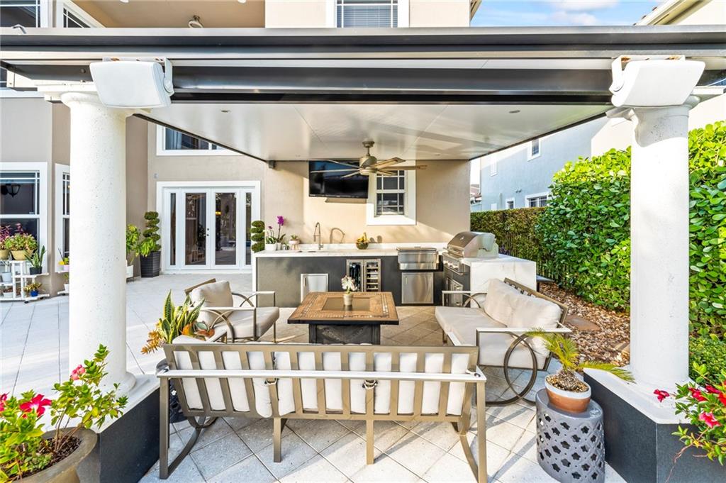 Mira Lago - Residential