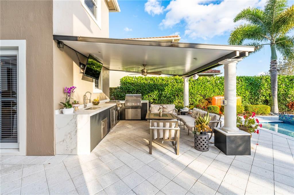 Mira Lago - Residential