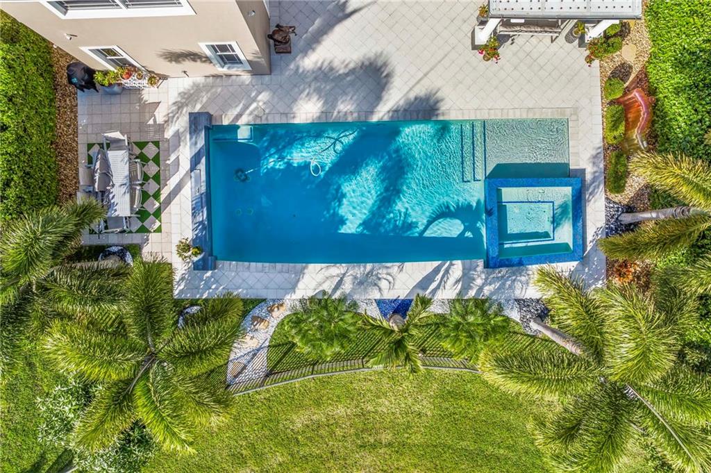 Mira Lago - Residential
