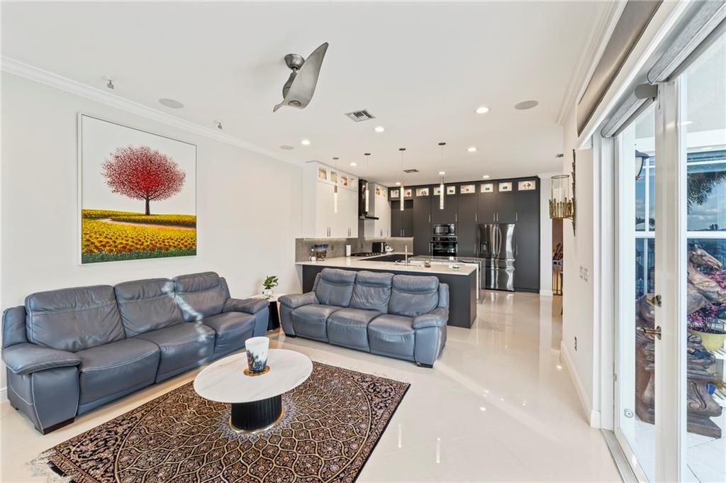 Mira Lago - Residential
