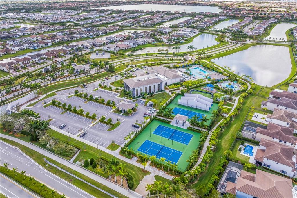 Mira Lago - Residential
