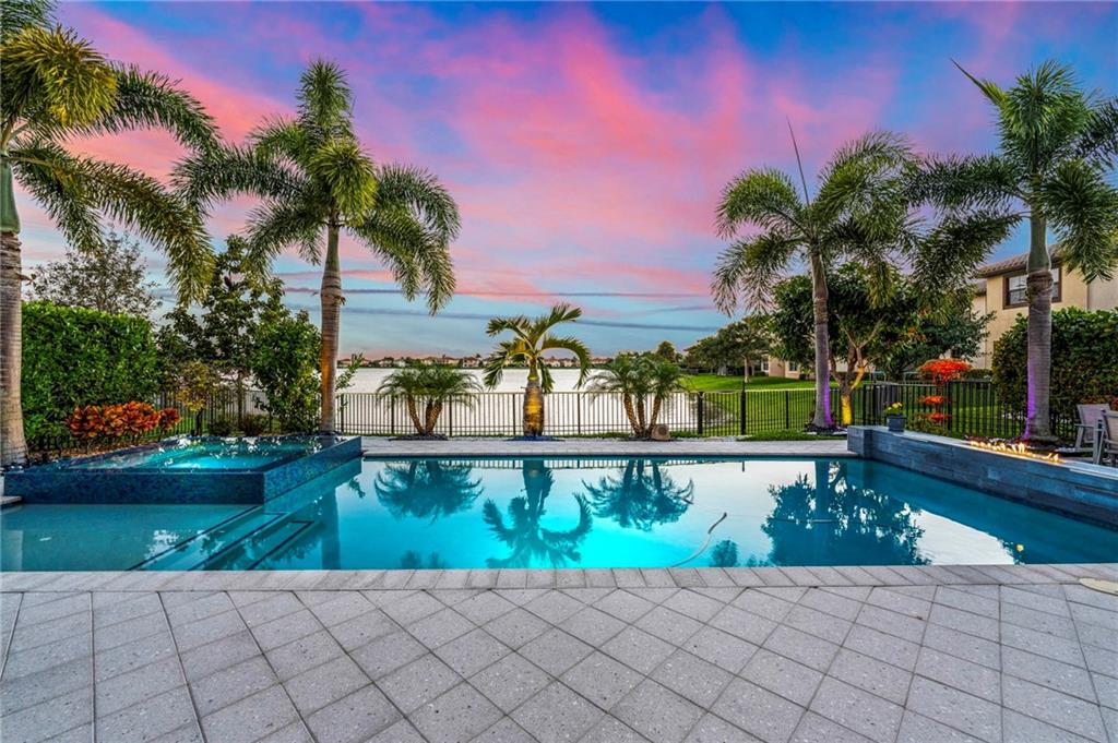 Mira Lago - Residential