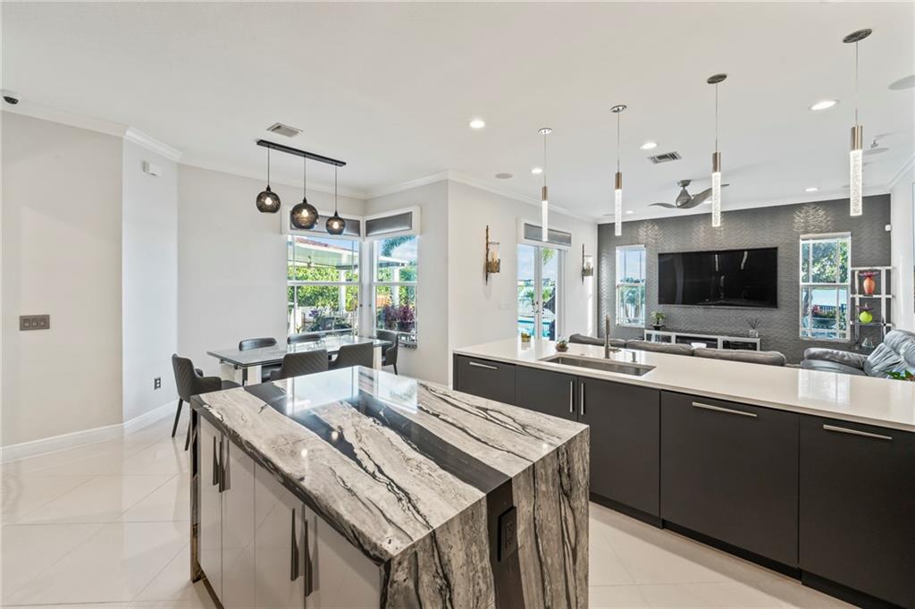 Mira Lago - Residential