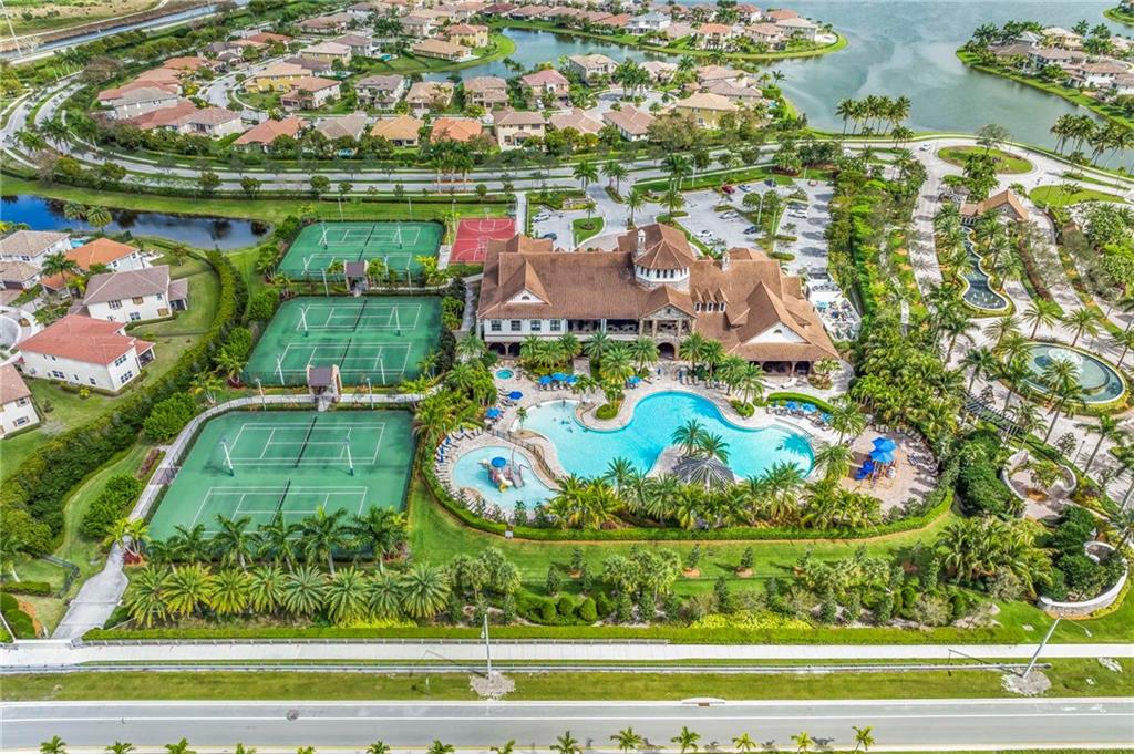 Mira Lago - Residential
