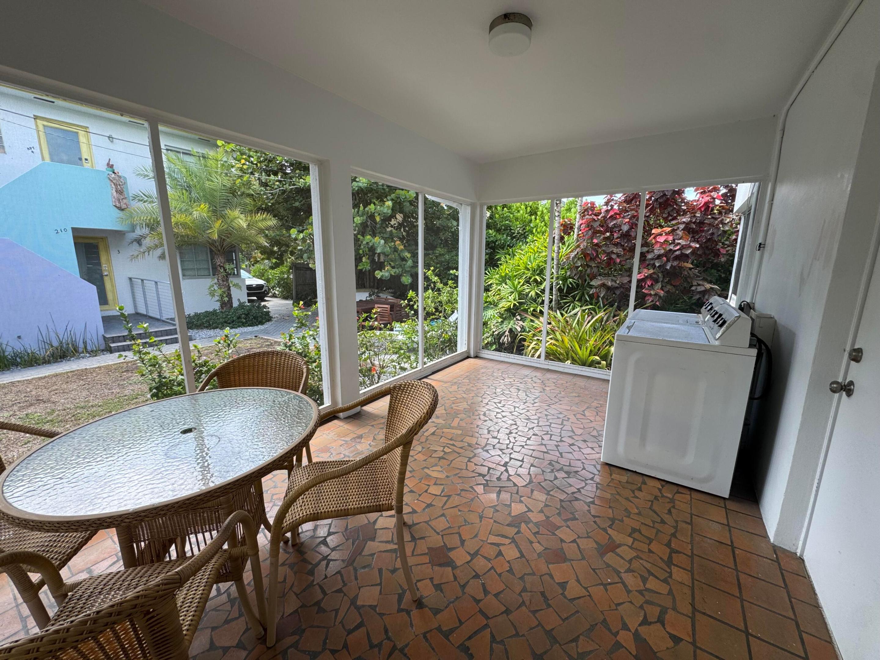 LAKE WORTH TOWN OF - Residential Lease