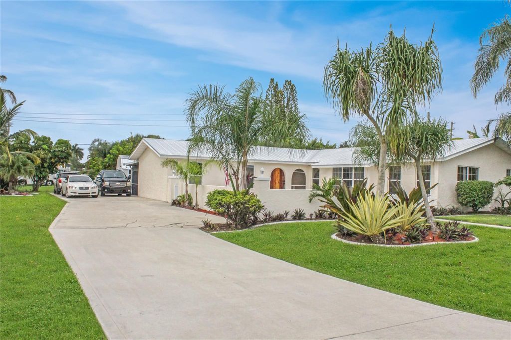 Photo of 3053 SE Bamboo St, Stuart, FL 34997 (MLS # F10387980)