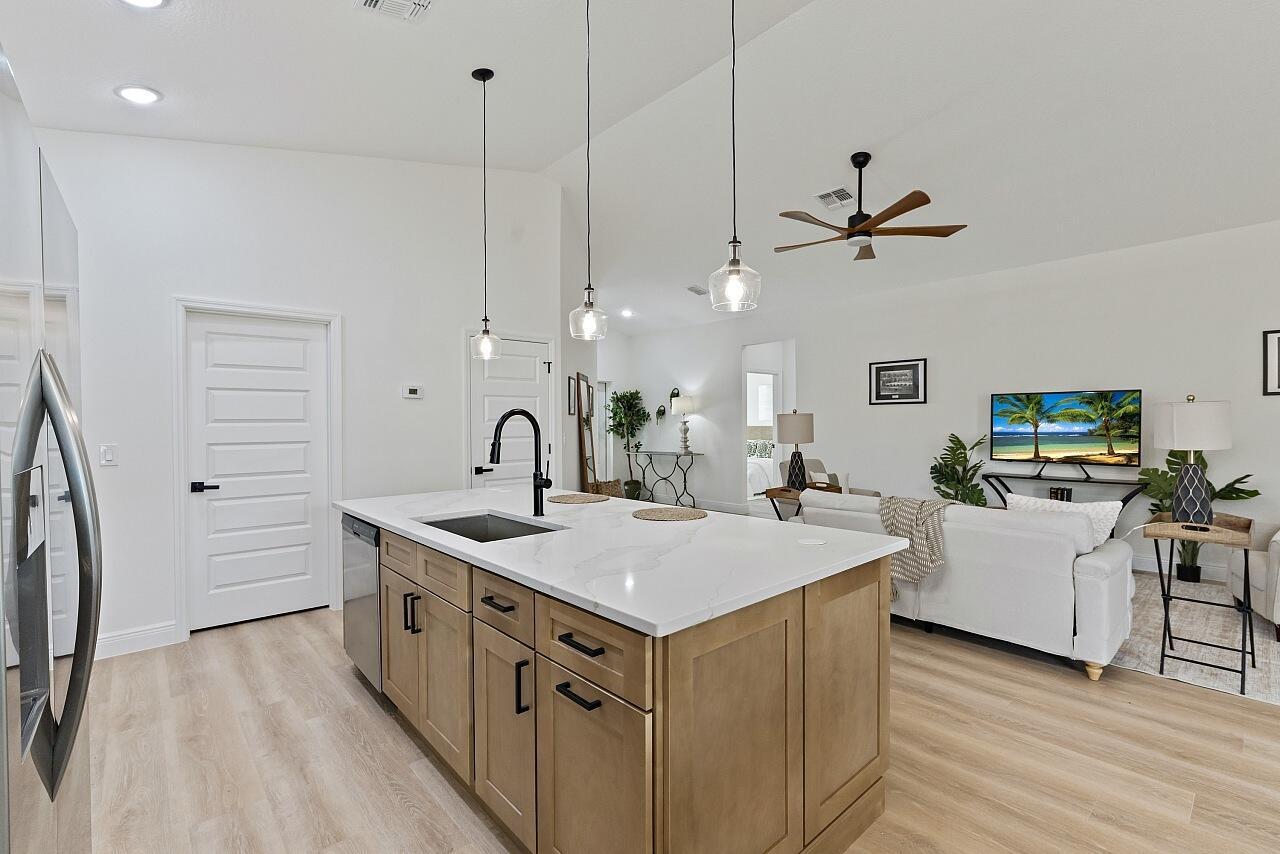 VERO LAKE ESTATES UNIT I - Residential