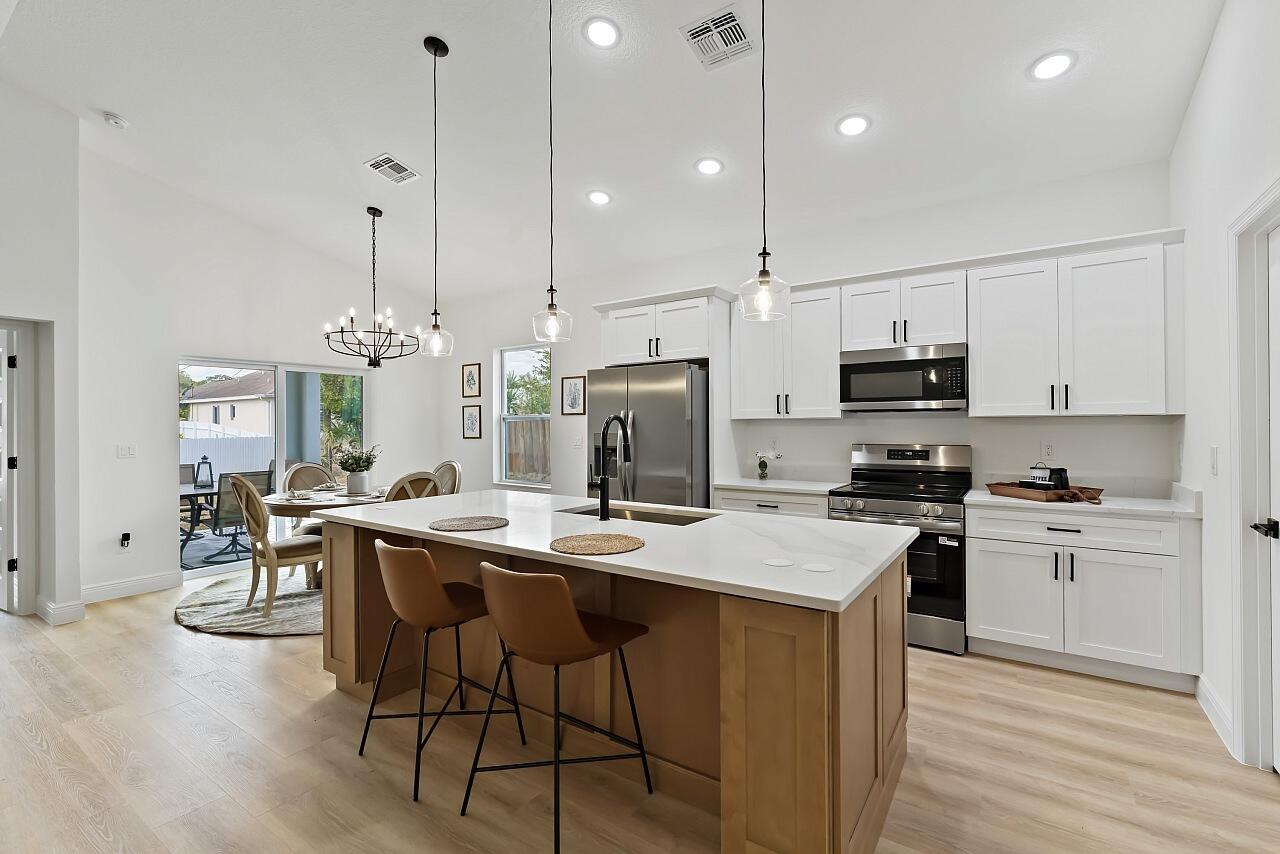 VERO LAKE ESTATES UNIT I - Residential