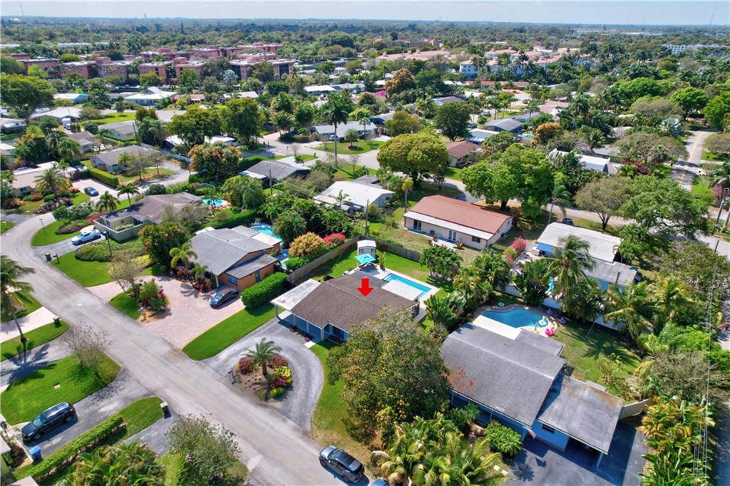 TROPICAL PALMS - Residential