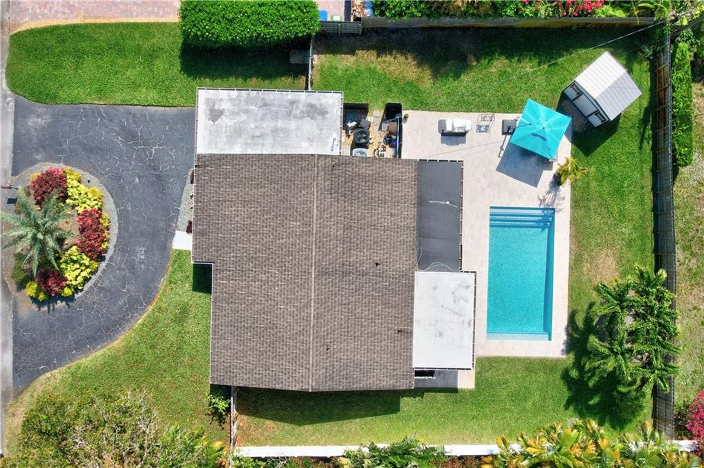 TROPICAL PALMS - Residential