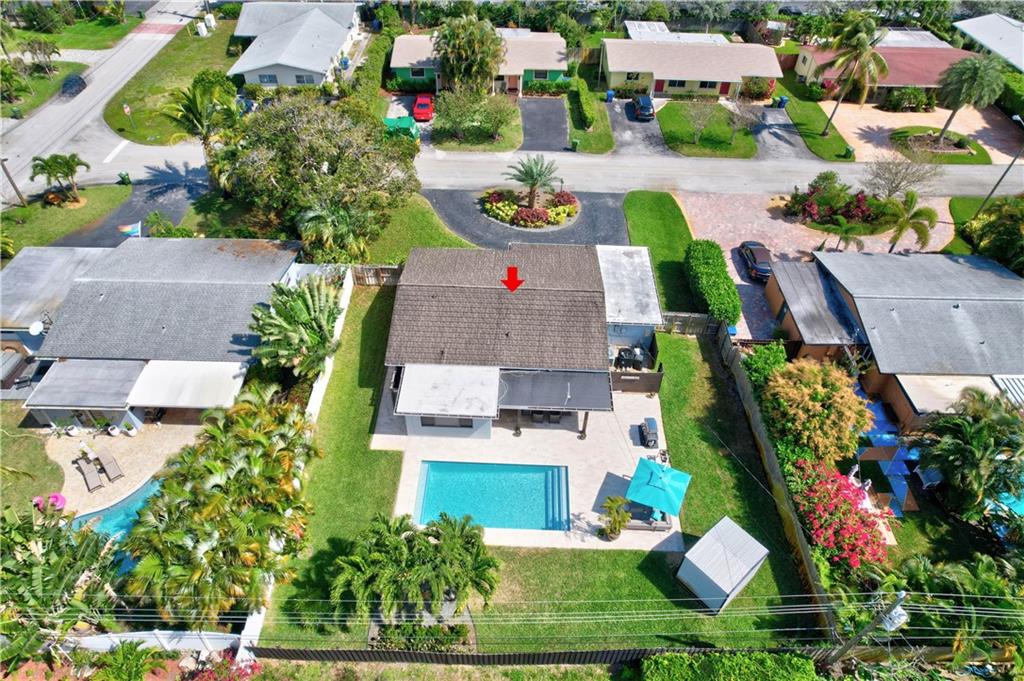 TROPICAL PALMS - Residential