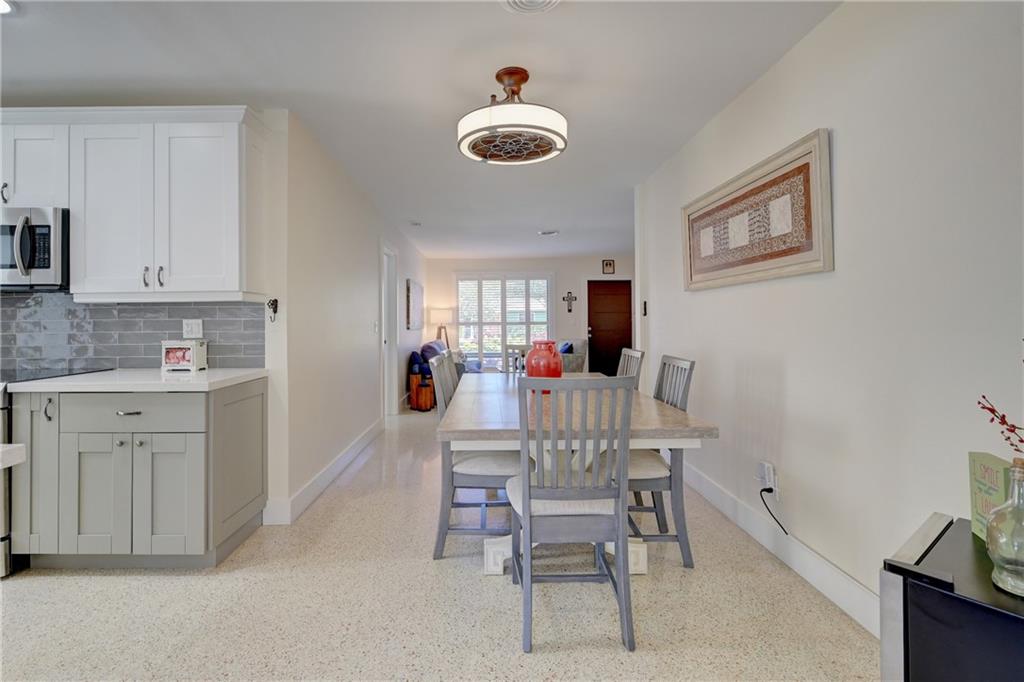 TROPICAL PALMS - Residential