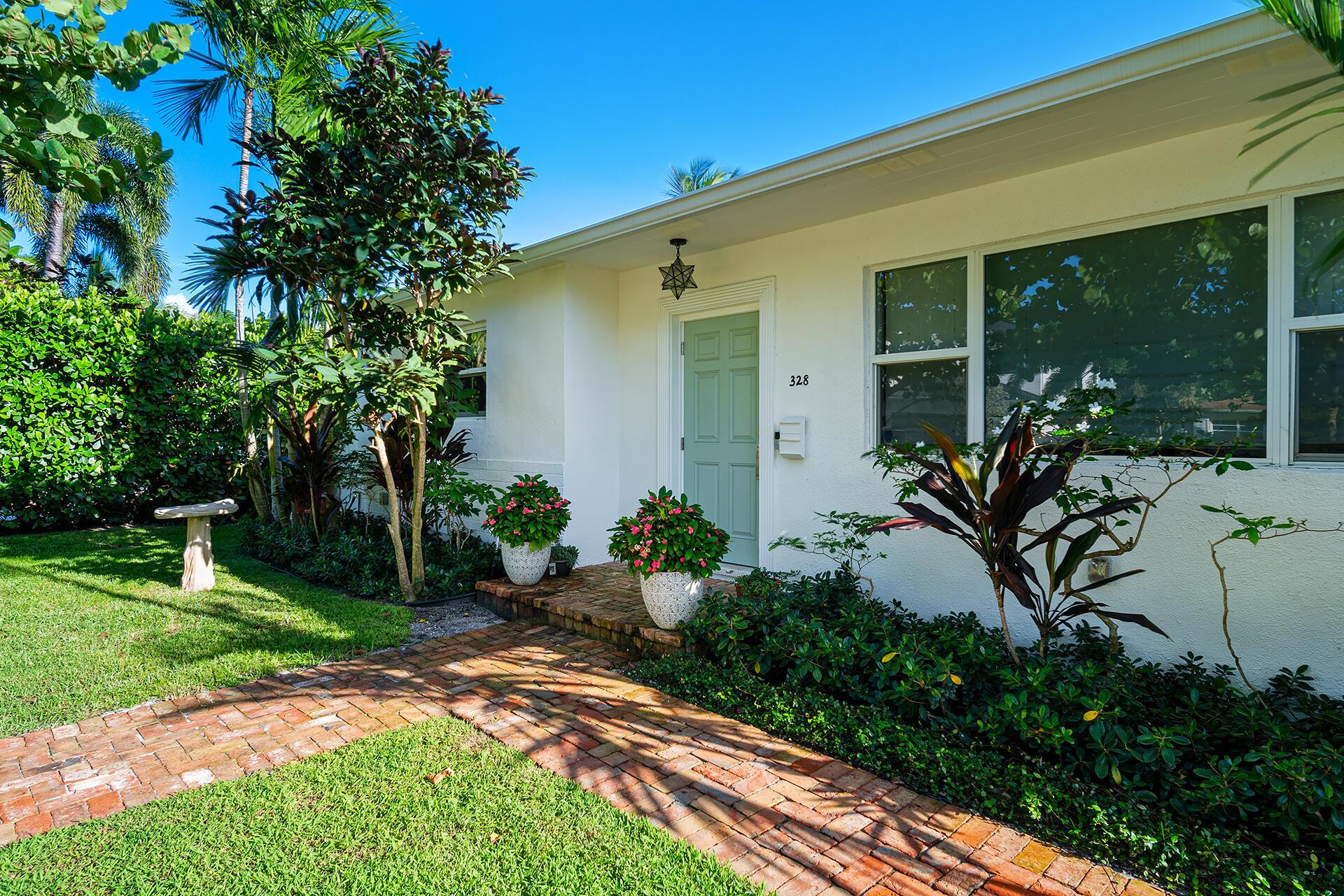 LITTLE RANCHES IN - Residential