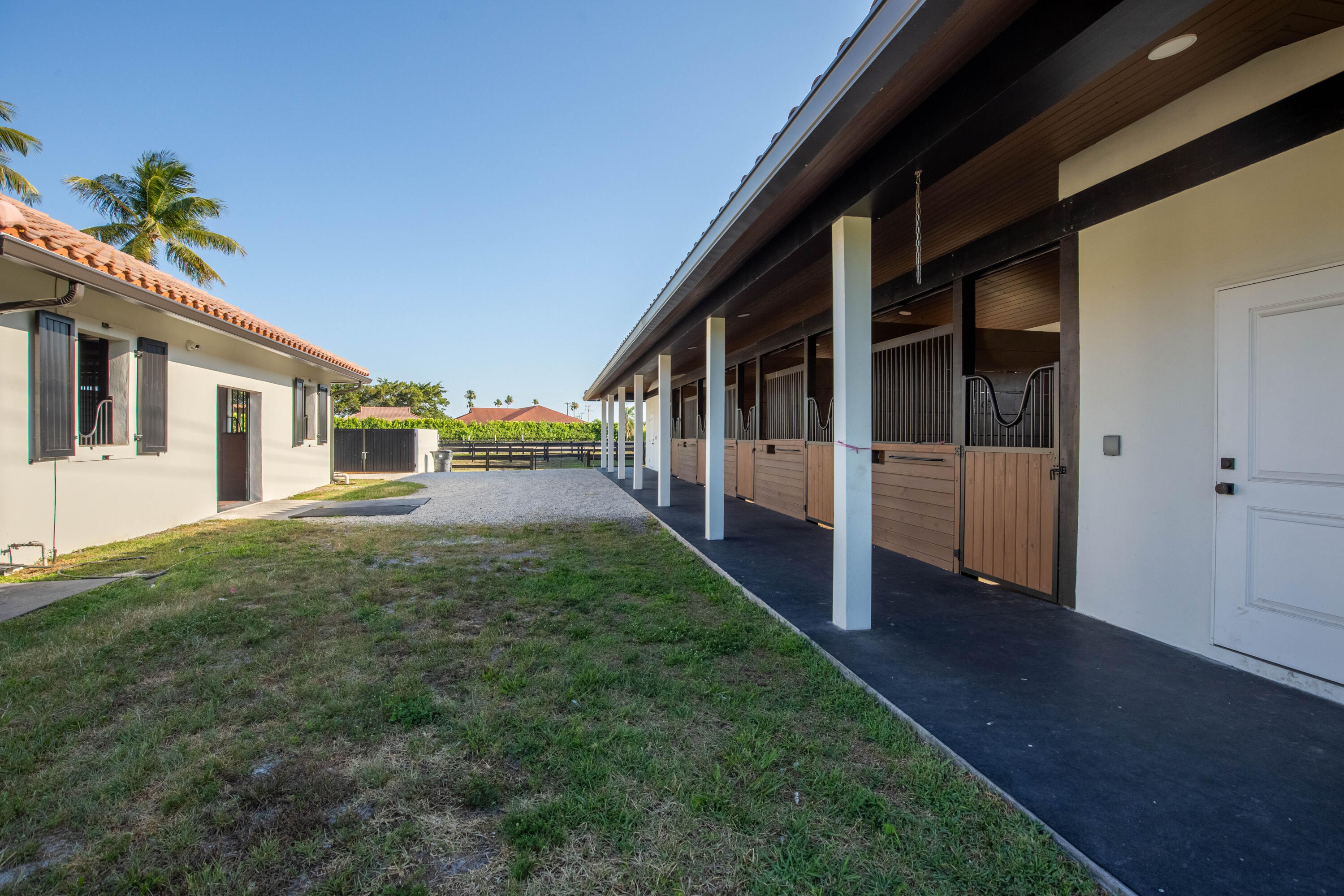 SADDLE TRAIL PARK OF WELL - Residential Lease