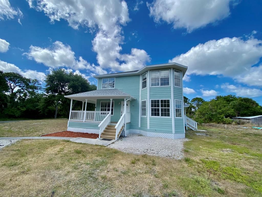 Photo of 240 W Del Mundo Street St, Fort Pierce, FL 34946 (MLS # R10707176)