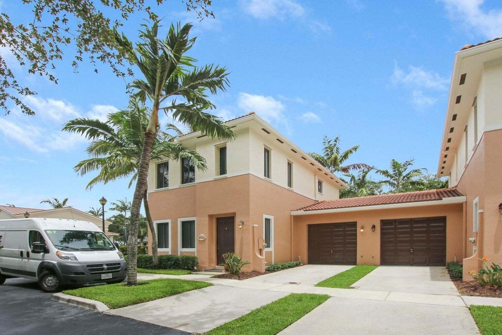 Photo of 2516 Venetian Court, Boynton Beach, FL 33426 (MLS # R10916771)