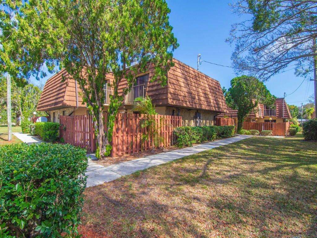 1458 N Lawnwood Circle 24b