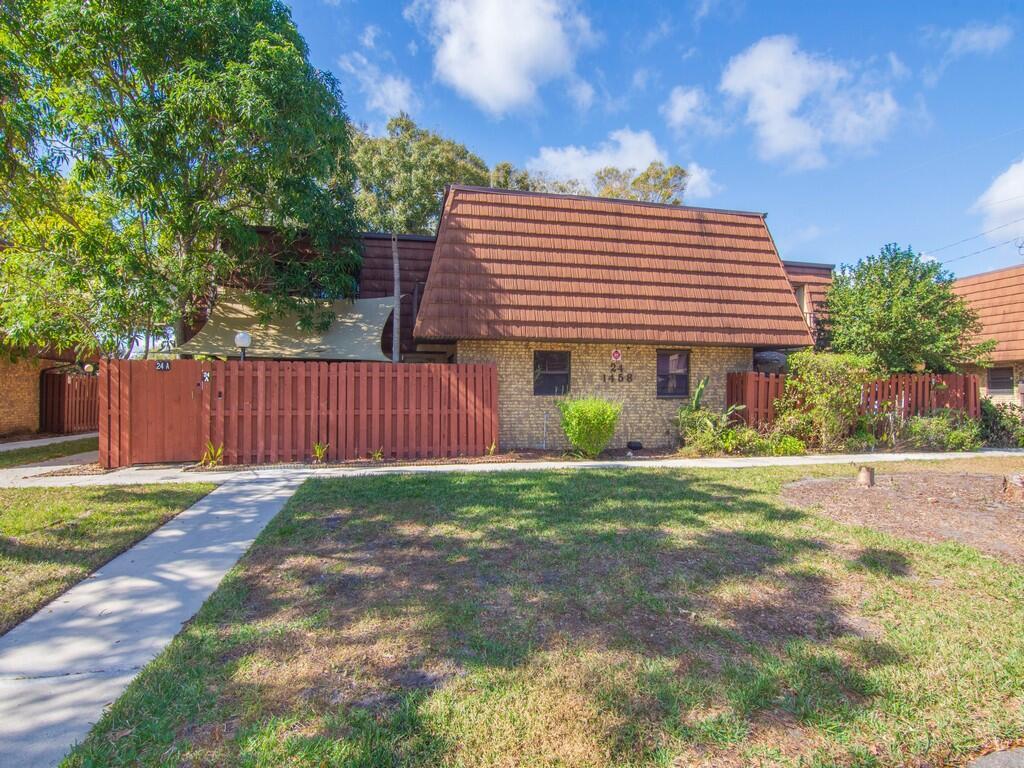 1458 N Lawnwood Circle 24b