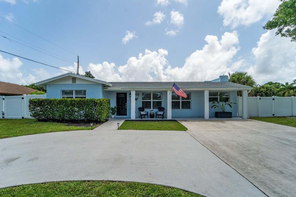 Photo of 462 Tequesta Drive, Tequesta, FL 33469 (MLS # R10989789)