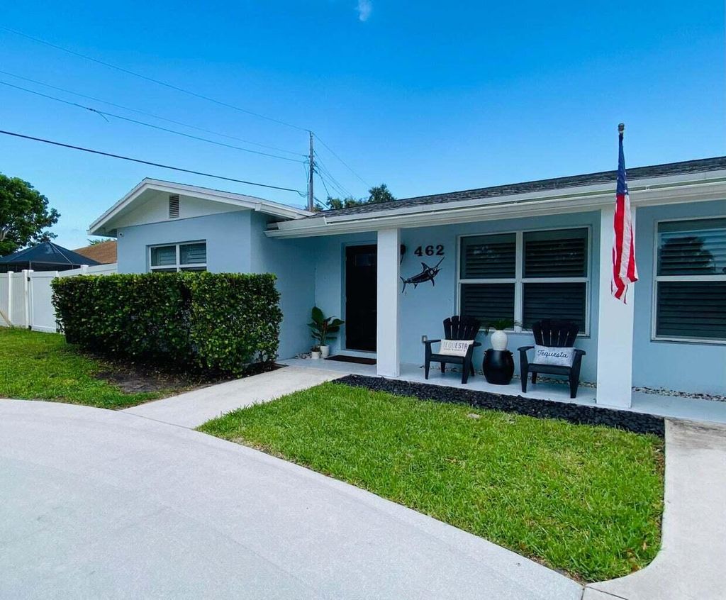 Photo of 462 Tequesta Drive, Tequesta, FL 33469 (MLS # R10989789)