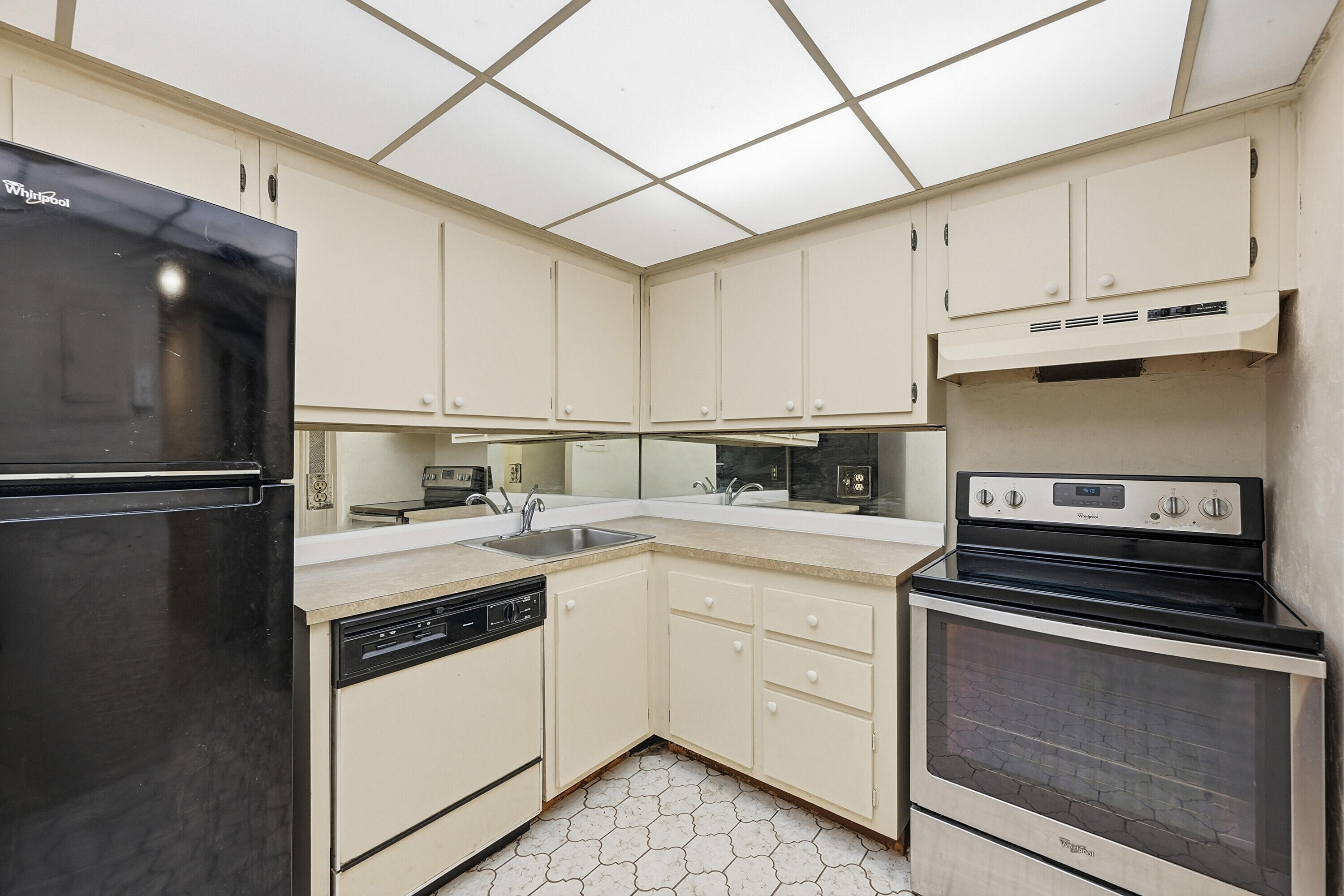 GATE TWO CONDO - Residential