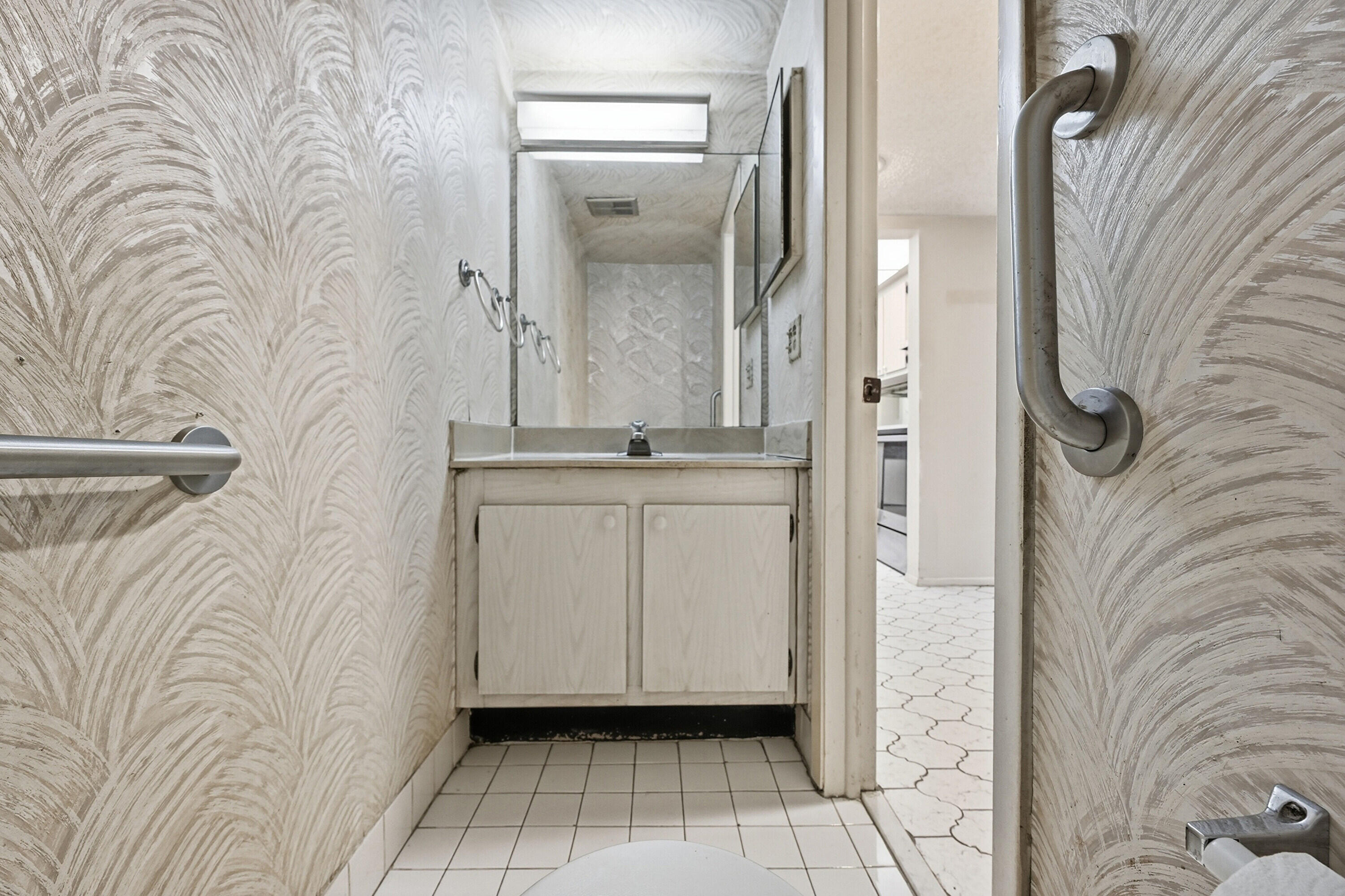 GATE TWO CONDO - Residential