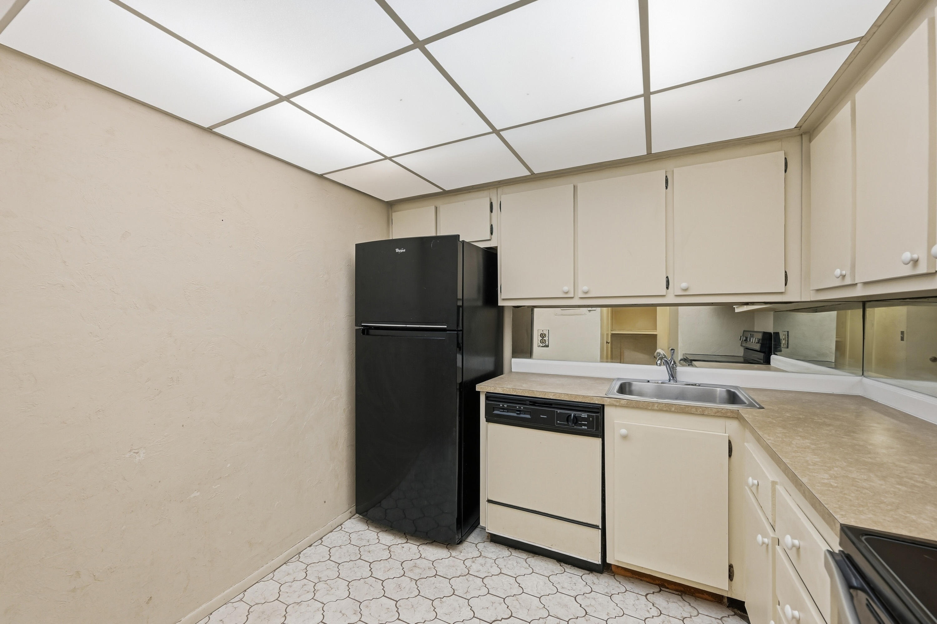 GATE TWO CONDO - Residential