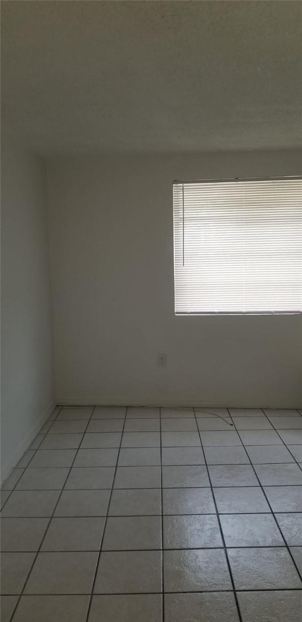 Bayshore Unit 04 - Residential Lease