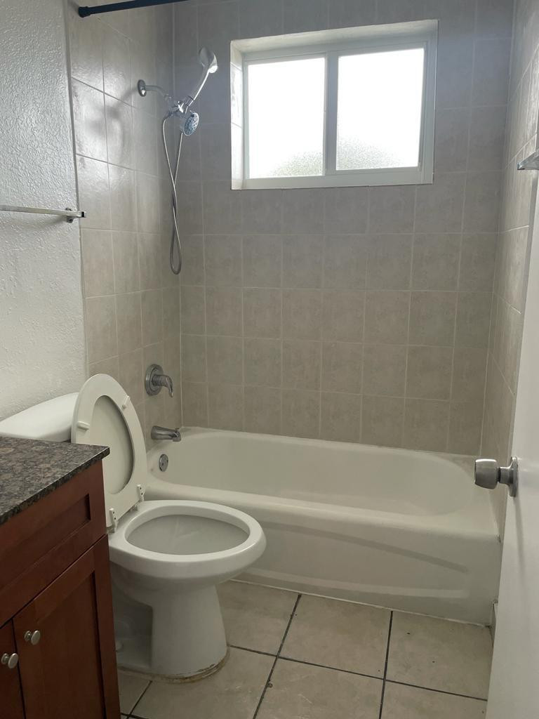 Bayshore Unit 04 - Residential Lease