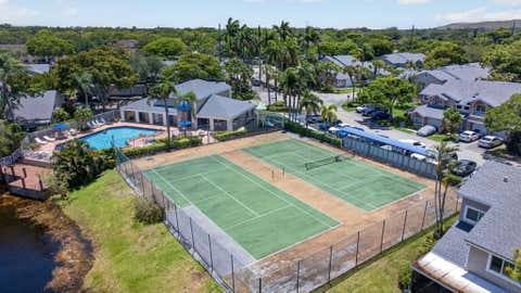 Tiny photo for 1921 Discovery Circle E, Deerfield Beach, FL 33442 (MLS # B26030464)