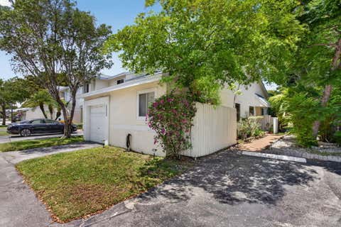 Tiny photo for 1921 Discovery Circle E, Deerfield Beach, FL 33442 (MLS # B26030464)