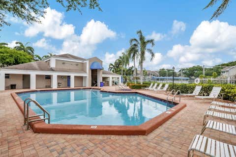 Tiny photo for 1921 Discovery Circle E, Deerfield Beach, FL 33442 (MLS # B26030464)