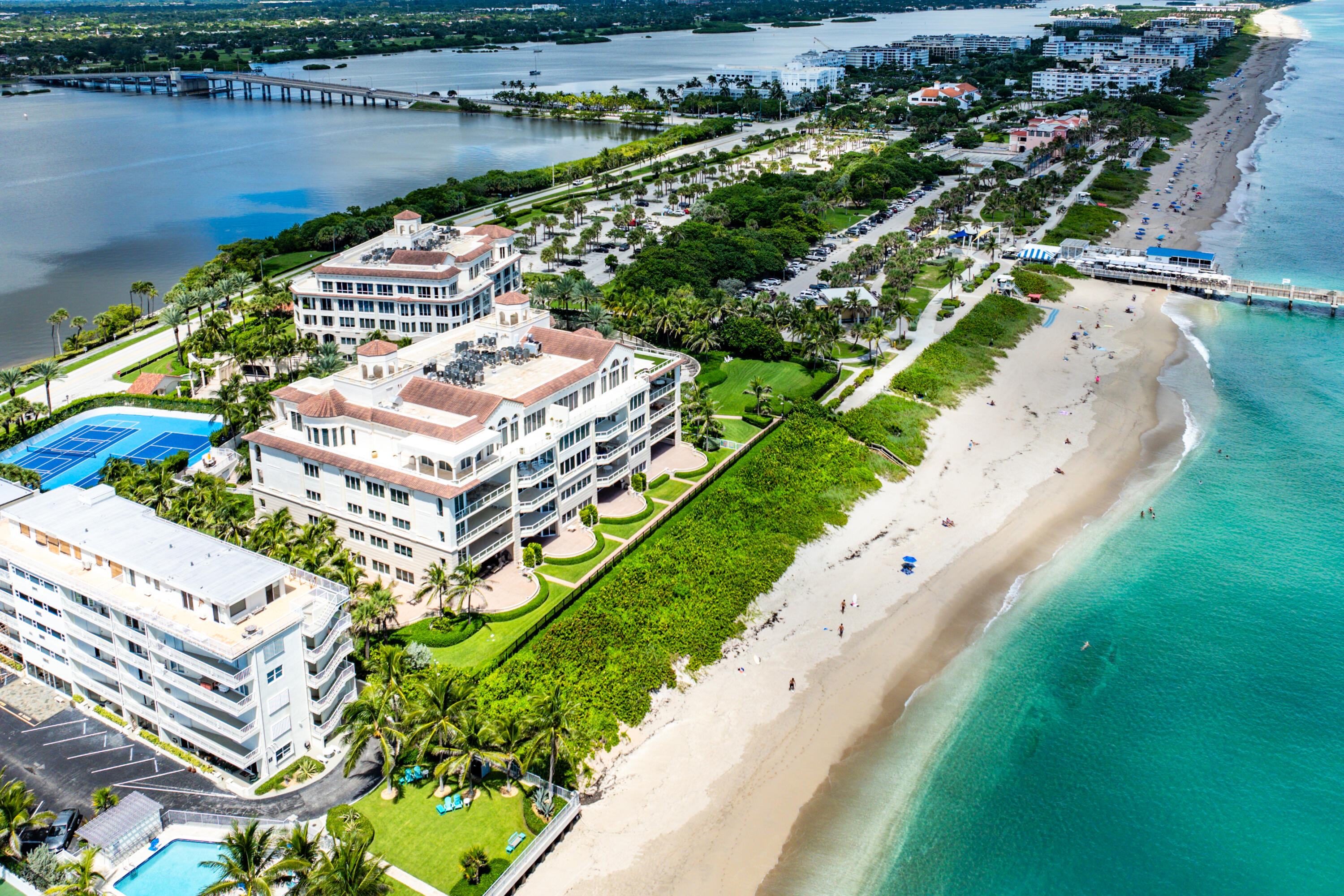 BELLARIA CONDO - Residential