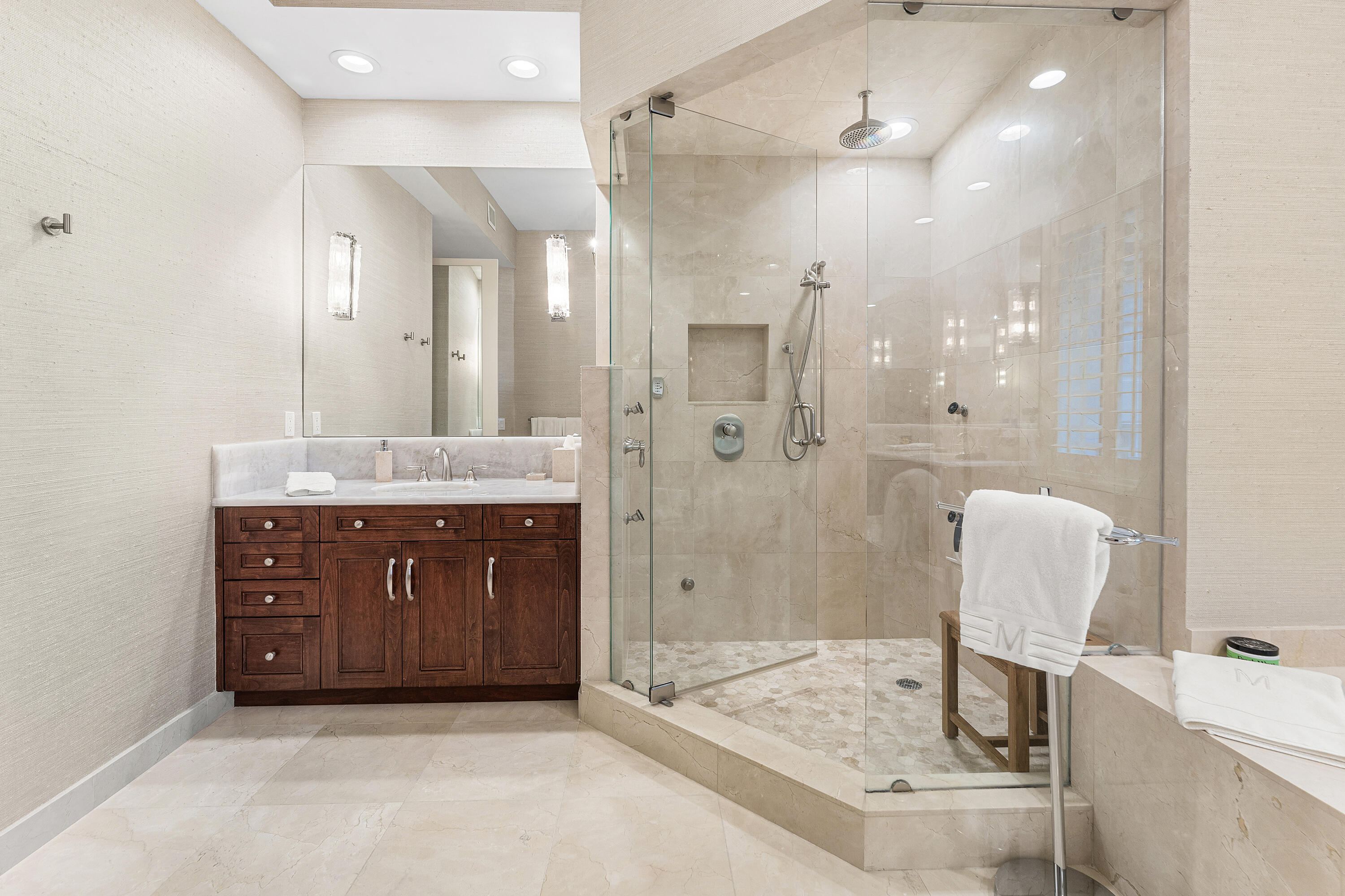 BELLARIA CONDO - Residential