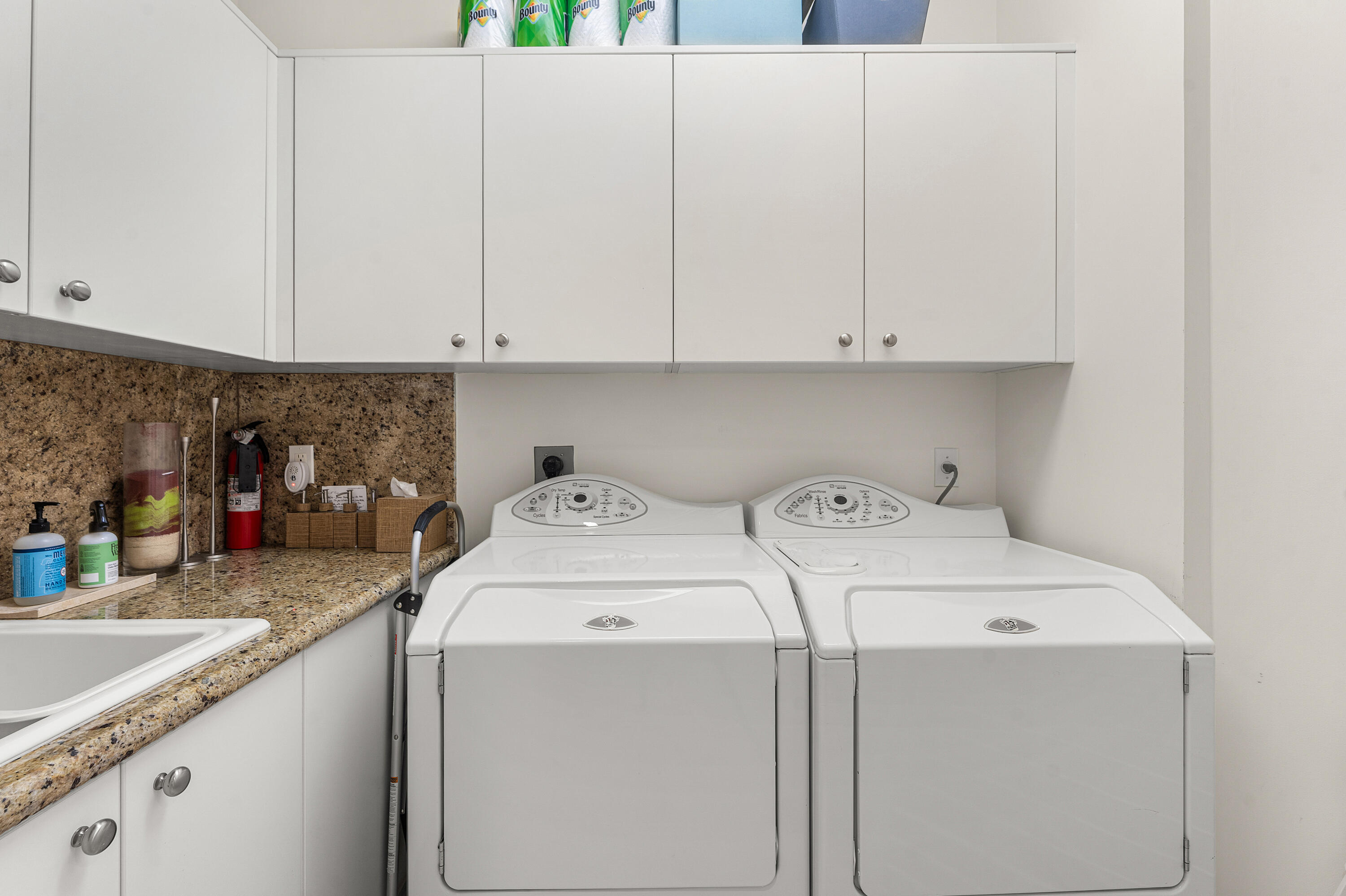 BELLARIA CONDO - Residential