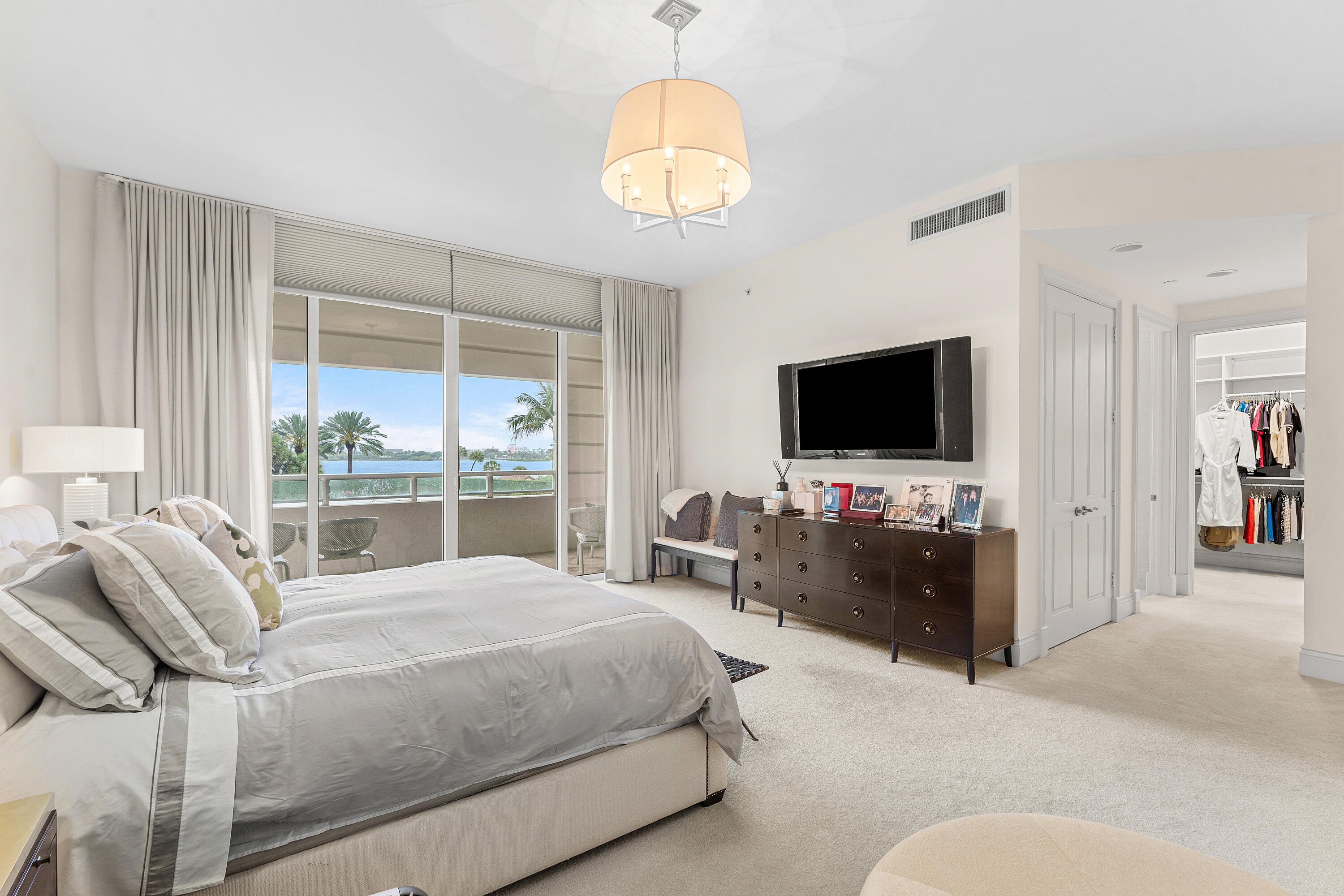 BELLARIA CONDO - Residential