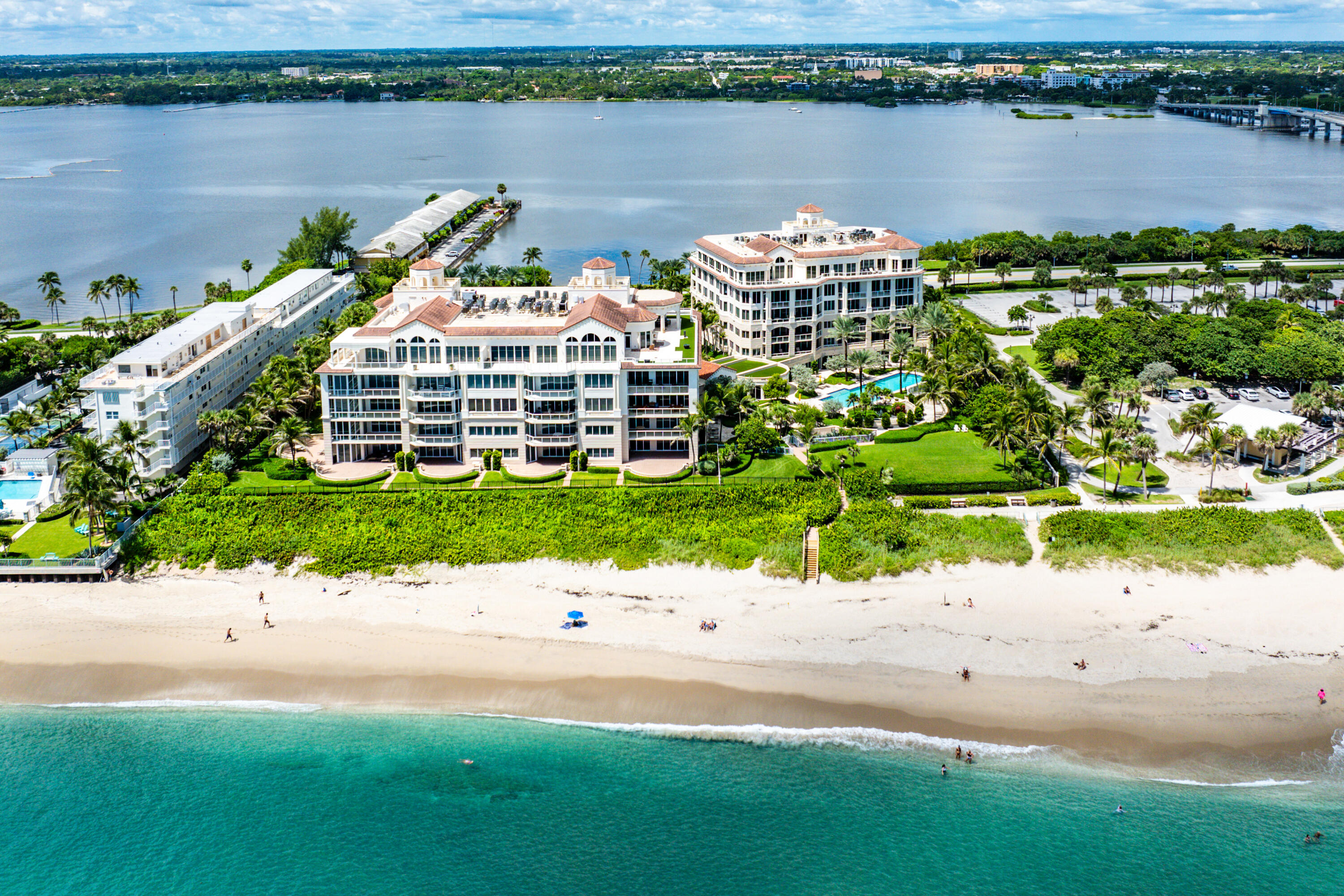 BELLARIA CONDO - Residential