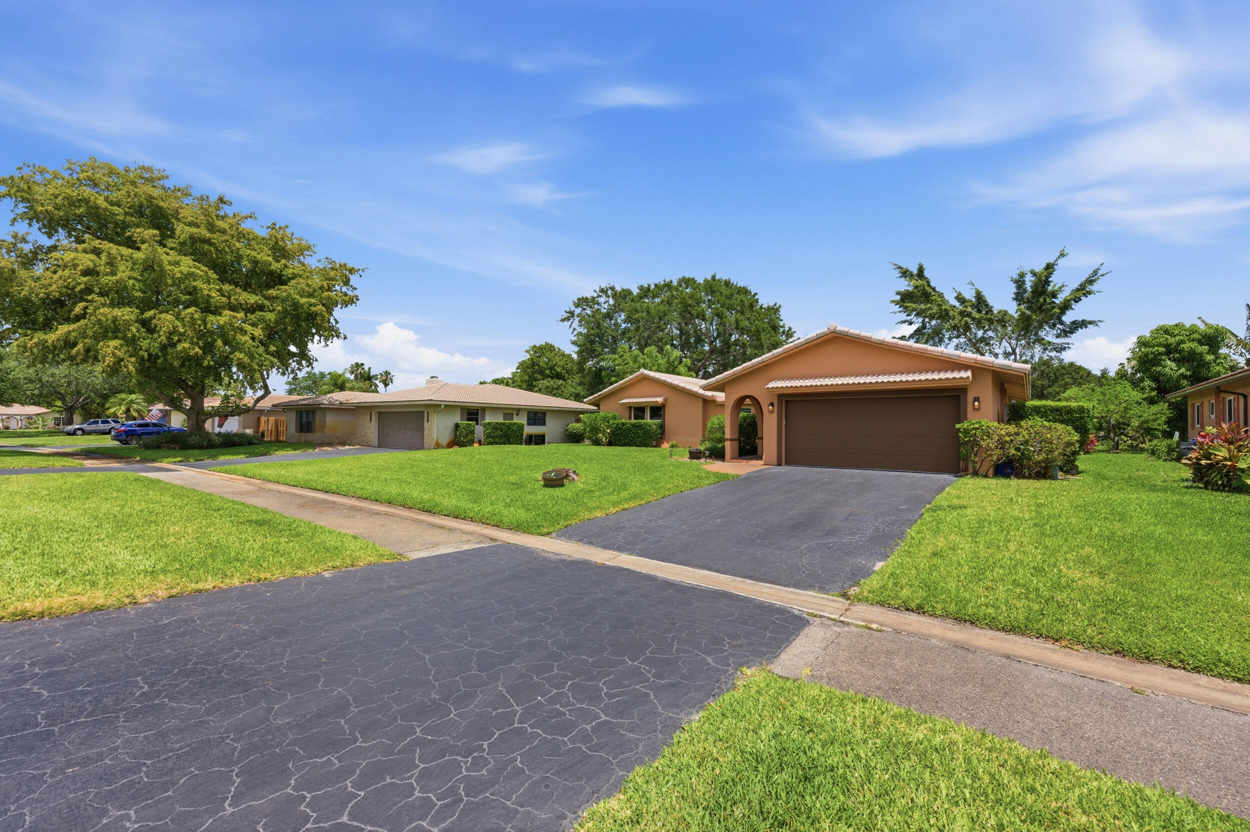 8557 Shadow Wood Boulevard